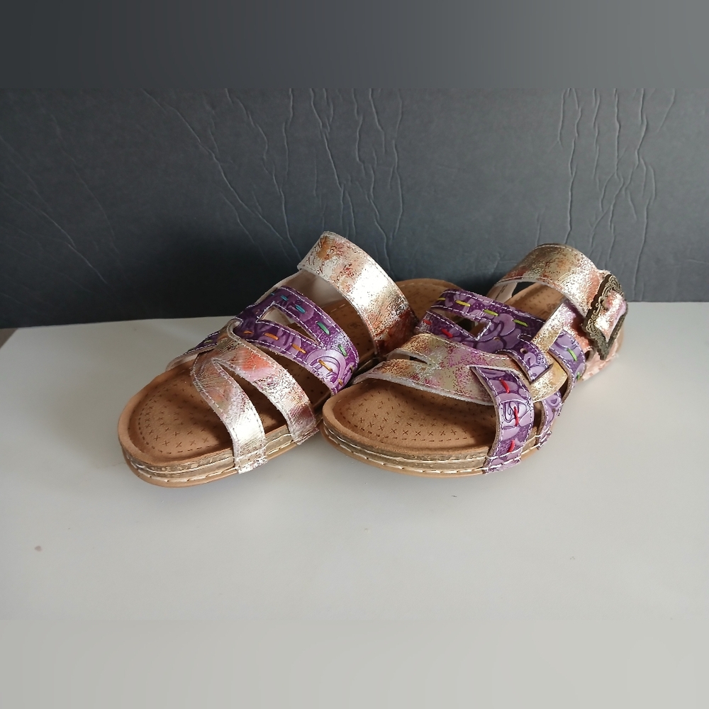L'Artiste Stylish Purple and Gold Women's Sandals
